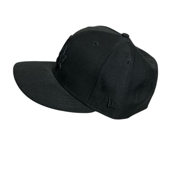 Los Angeles Dodgers Blackout 100% Wool 59FIFTY NEW ERA Men's Fitted Cap SZ 7 1/4 - Picture 6 of 6